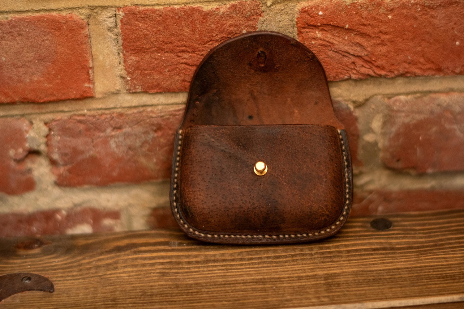 Small leather coin purse or card holder